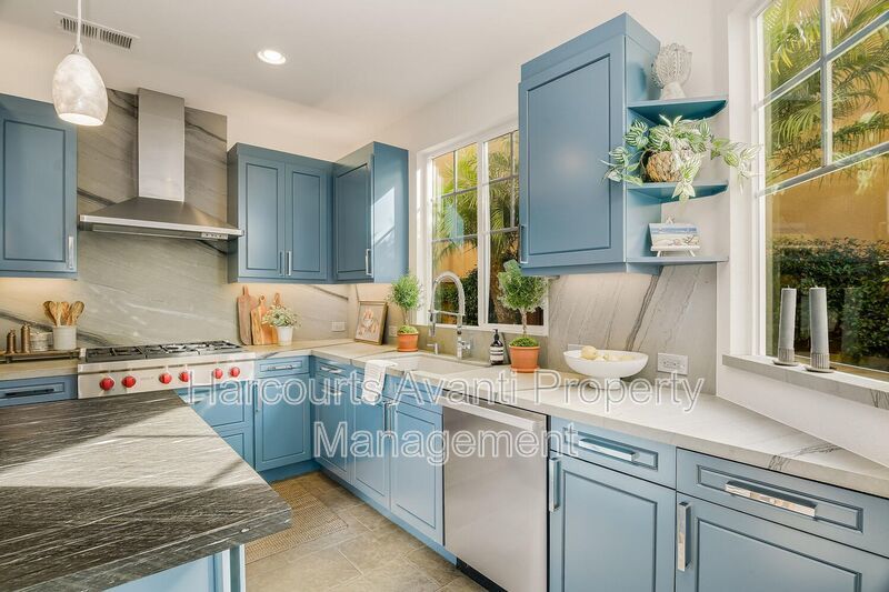Walk to Beach & Cedros Stunning 4BR Home in Prime Solana Beach Location property image