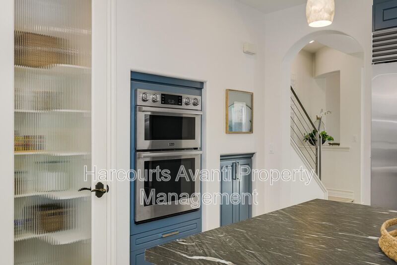 Walk to Beach & Cedros Stunning 4BR Home in Prime Solana Beach Location property image