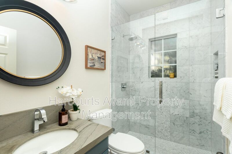 Walk to Beach & Cedros Stunning 4BR Home in Prime Solana Beach Location property image