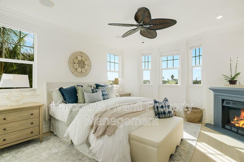 Walk to Beach & Cedros Stunning 4BR Home in Prime Solana Beach Location property image