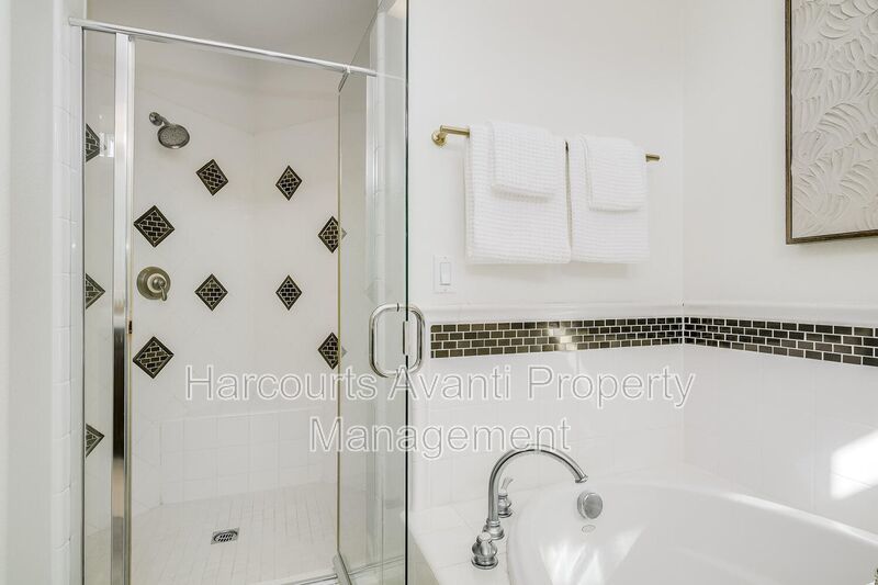 Walk to Beach & Cedros Stunning 4BR Home in Prime Solana Beach Location property image