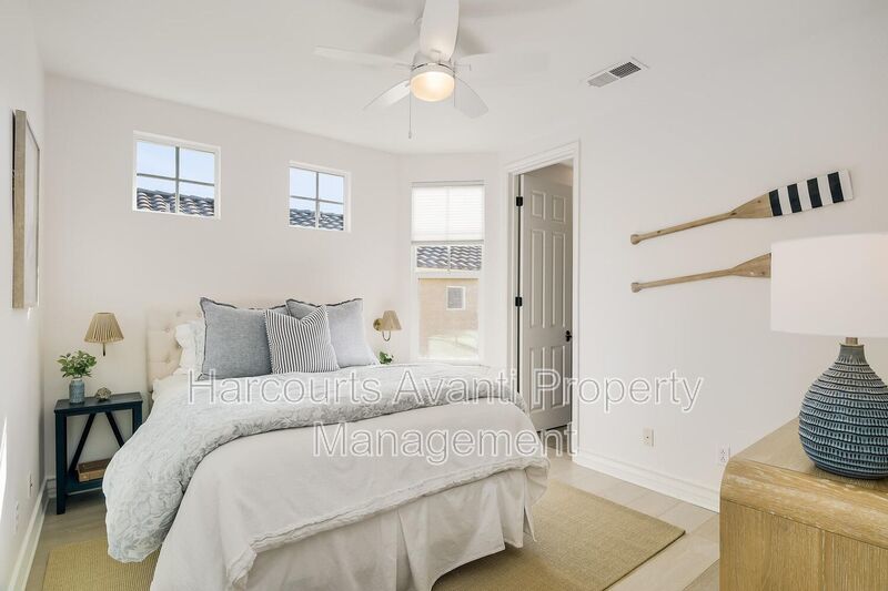 Walk to Beach & Cedros Stunning 4BR Home in Prime Solana Beach Location property image