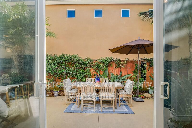 Walk to Beach & Cedros Stunning 4BR Home in Prime Solana Beach Location property image