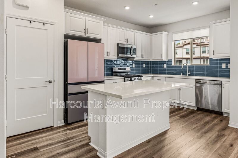 Highly upgraded 3 Bed 3 Bath Townhome with Resort Style Amenities property image