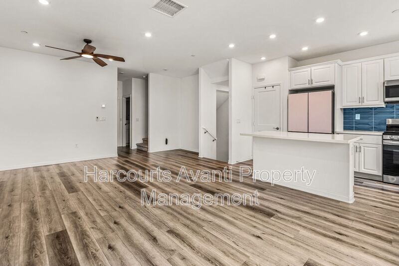 Highly upgraded 3 Bed 3 Bath Townhome with Resort Style Amenities property image