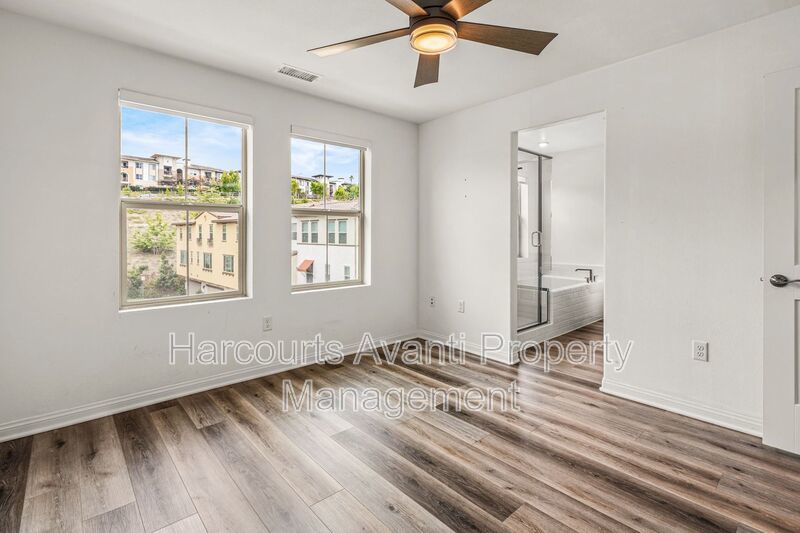 Highly upgraded 3 Bed 3 Bath Townhome with Resort Style Amenities property image