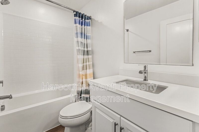 Highly upgraded 3 Bed 3 Bath Townhome with Resort Style Amenities property image
