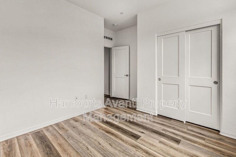 Highly upgraded 3 Bed 3 Bath Townhome with Resort Style Amenities property image