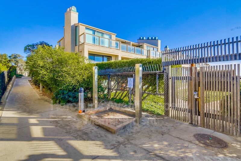 3 Bedroom + Loft in Solana Beach & Tennis Club property image