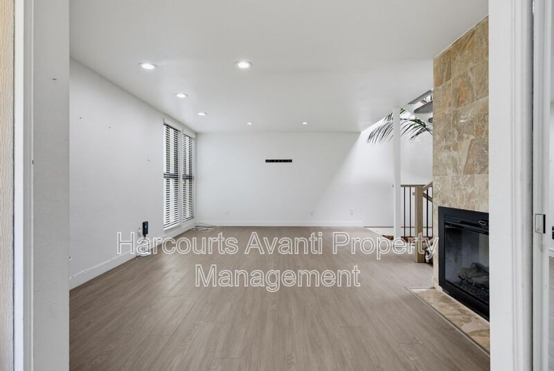 3 Bedroom + Loft in Solana Beach & Tennis Club property image