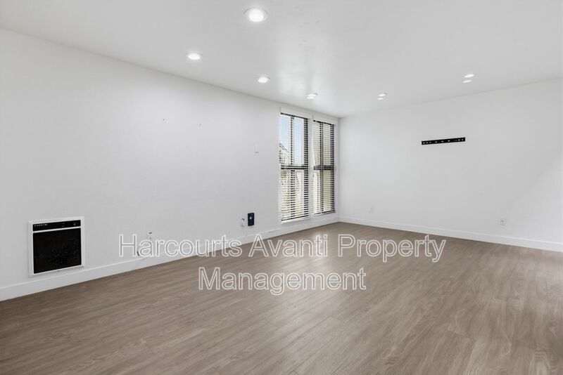 3 Bedroom + Loft in Solana Beach & Tennis Club property image