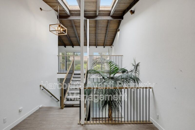3 Bedroom + Loft in Solana Beach & Tennis Club property image