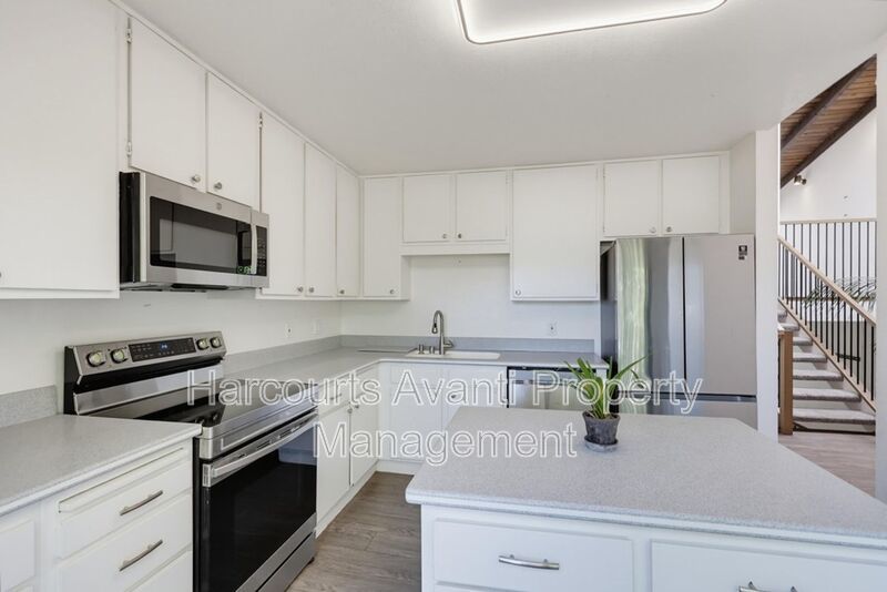 3 Bedroom + Loft in Solana Beach & Tennis Club property image