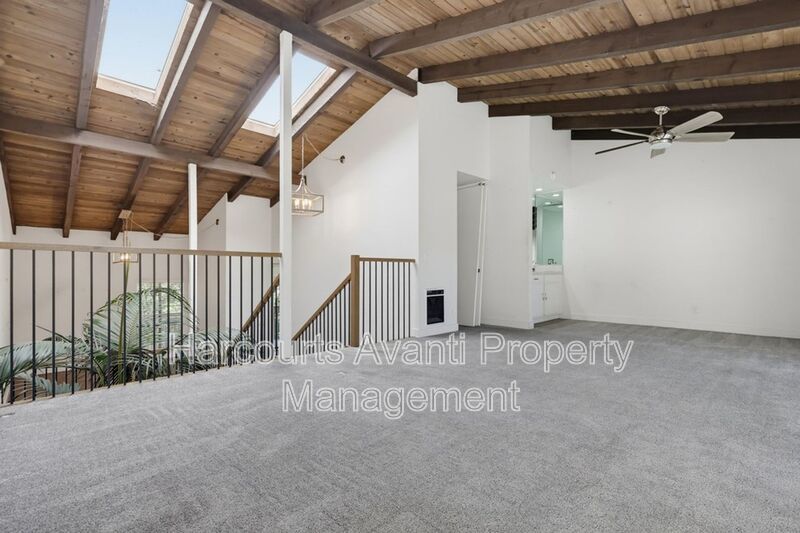 3 Bedroom + Loft in Solana Beach & Tennis Club property image