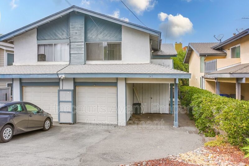 Beautiful town home minutes from the beach! property image